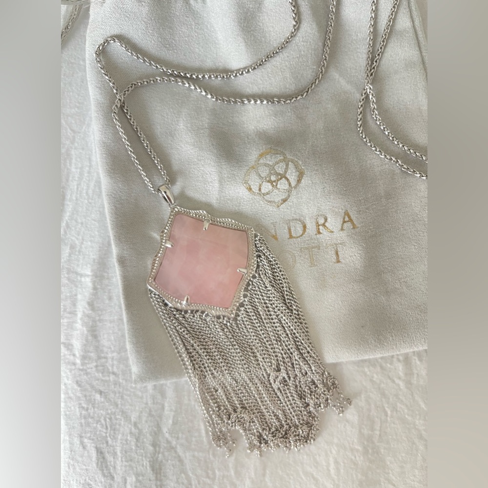 Kendra Scott necklace